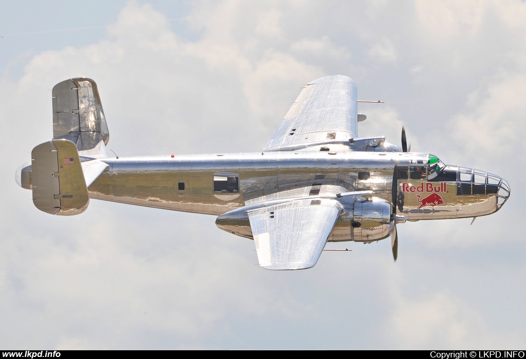 The Flying Bulls – North American B-25J N6123C