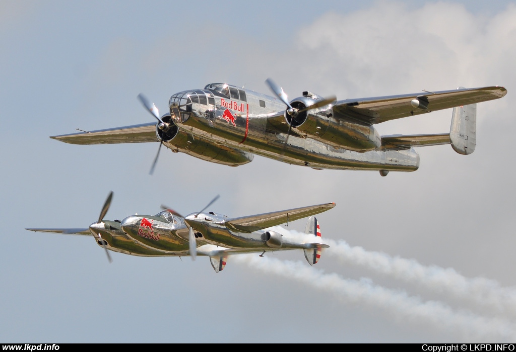 The Flying Bulls – North American B-25J N6123C