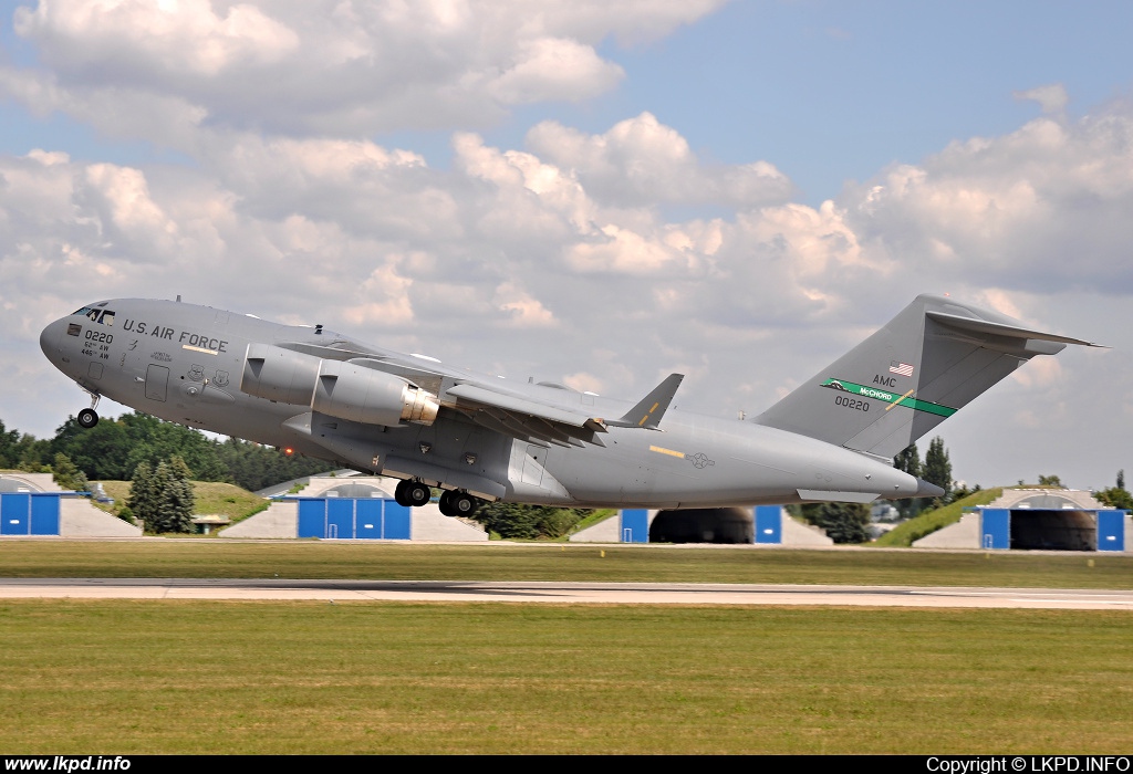 USAF – McDonnell Douglas C-17A Globemaster 10-0220