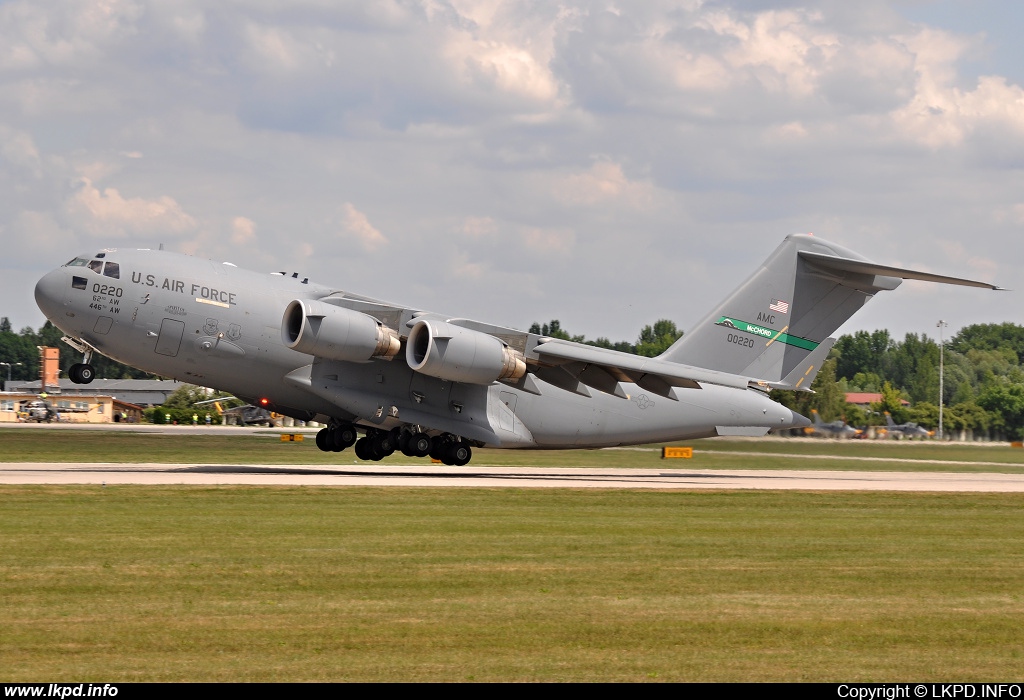 USAF – McDonnell Douglas C-17A Globemaster 10-0220