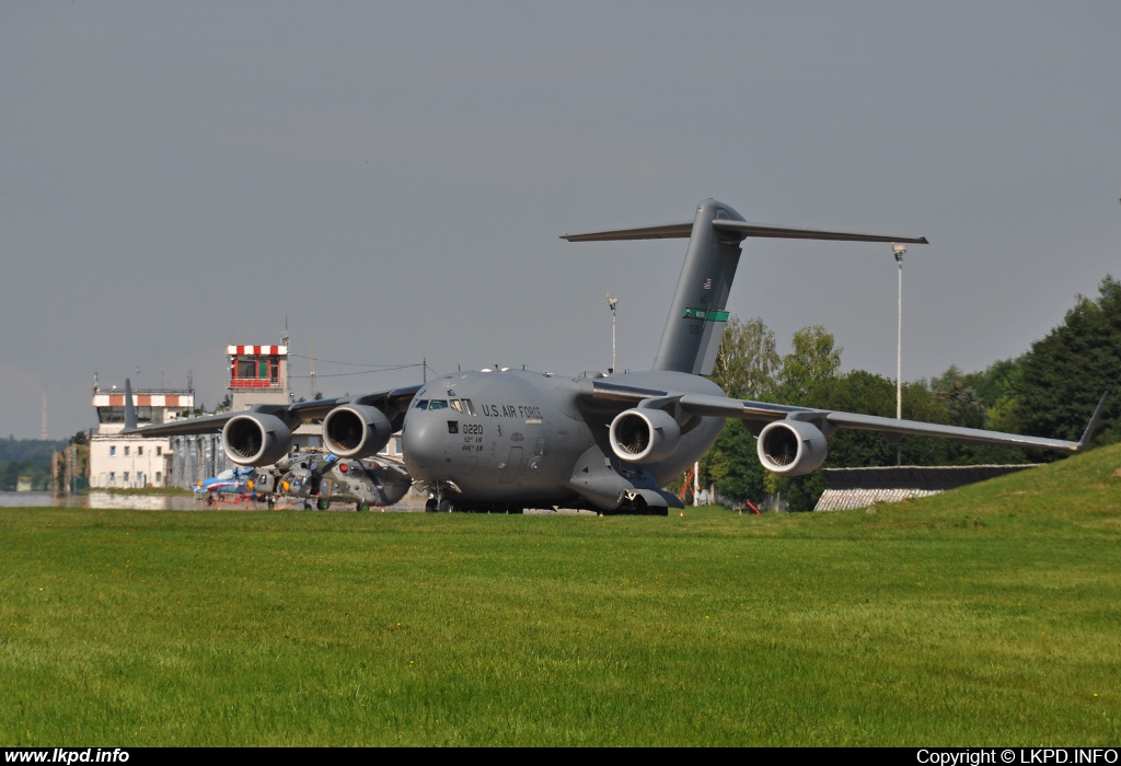 USAF – McDonnell Douglas C-17A Globemaster 10-0220