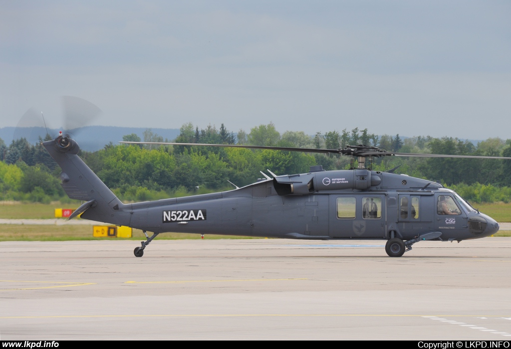 Private/Soukrom – Sikorsky UH-60A(C) Black Hawk (S-70A) N522AA