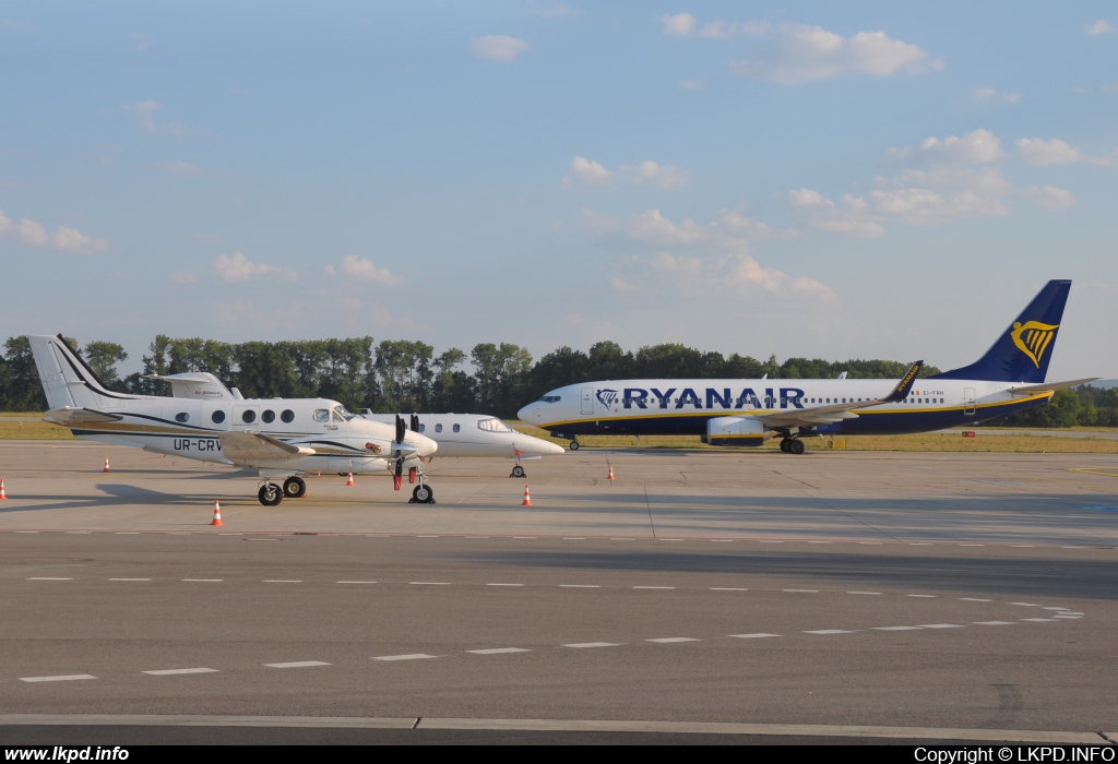 Air Columbus – Beech C-90B UR-CRV