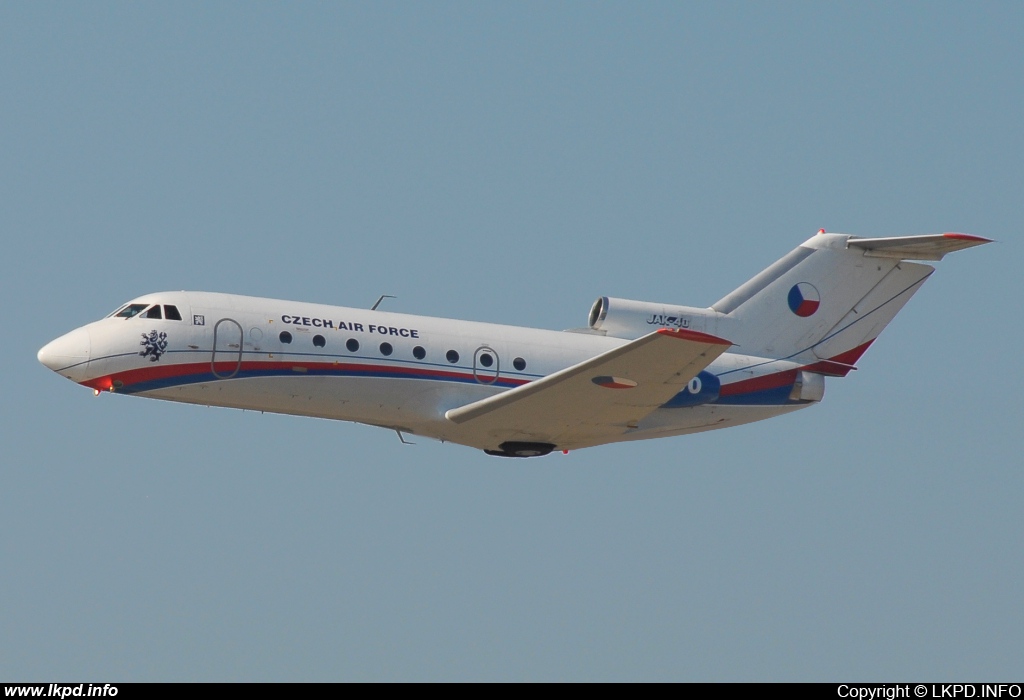 Czech Air Force – Yakovlev YAK-40 0260