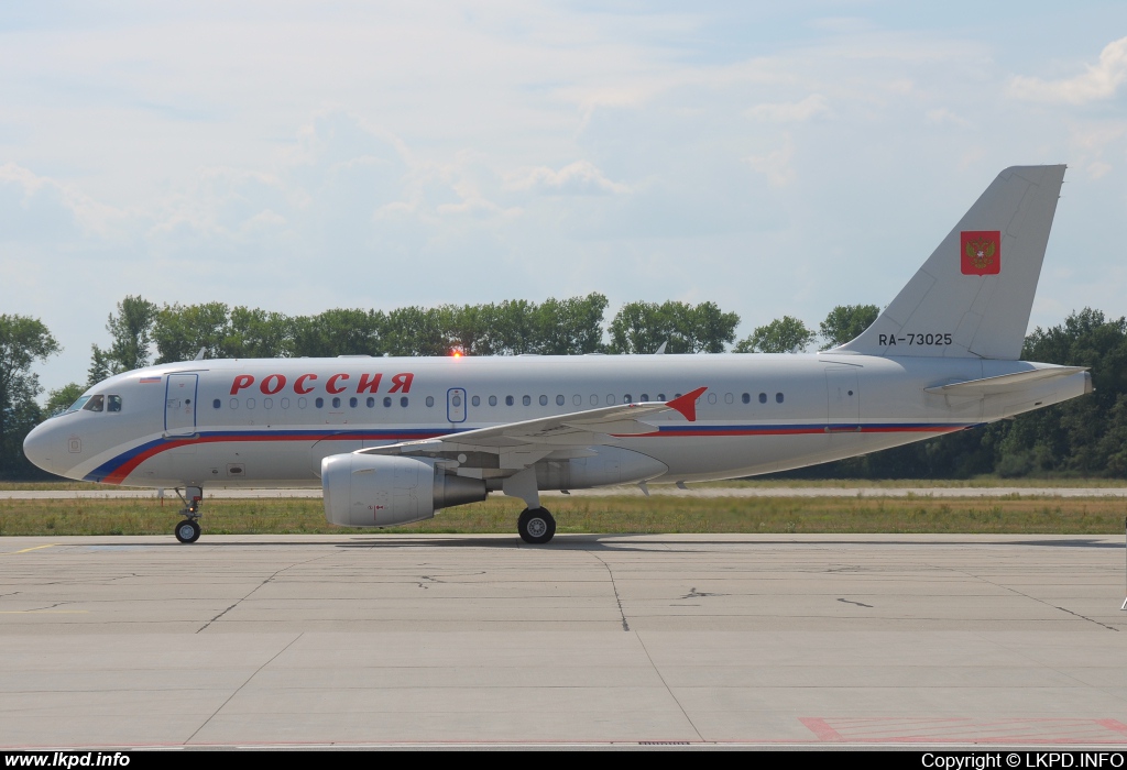 Rossia – Airbus A319-115 (CJ) RA-73025