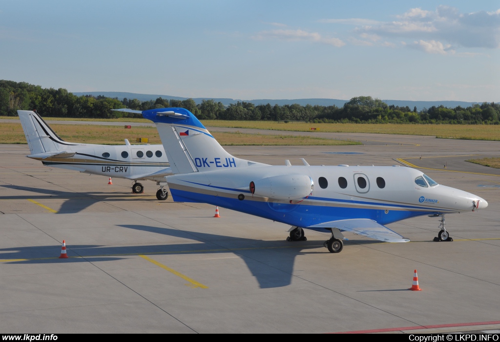 Junker – Raytheon Raytheon 390 Premier IA OK-EJH