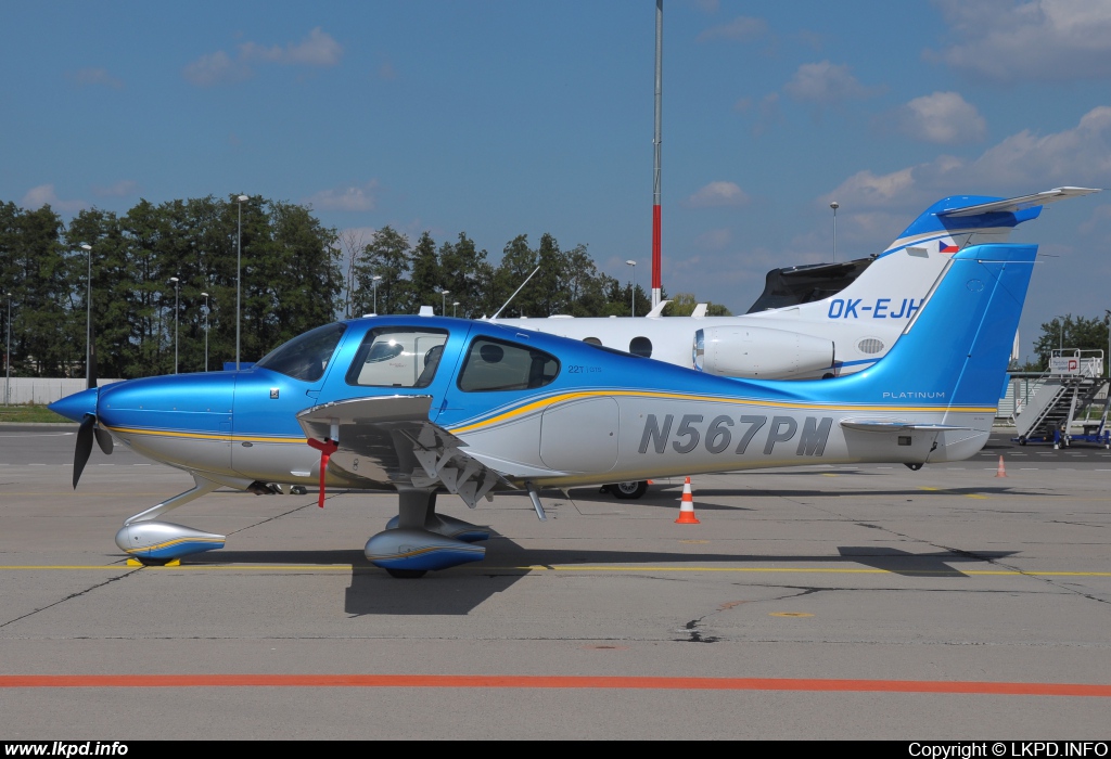 Private/Soukrom – Cirrus SR22 T N567PM