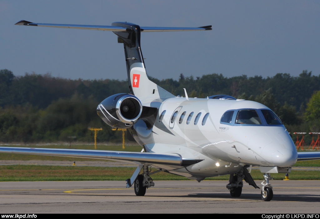 Private/Soukrom – Embraer EMB-505 Phenom 300 HB-VRW