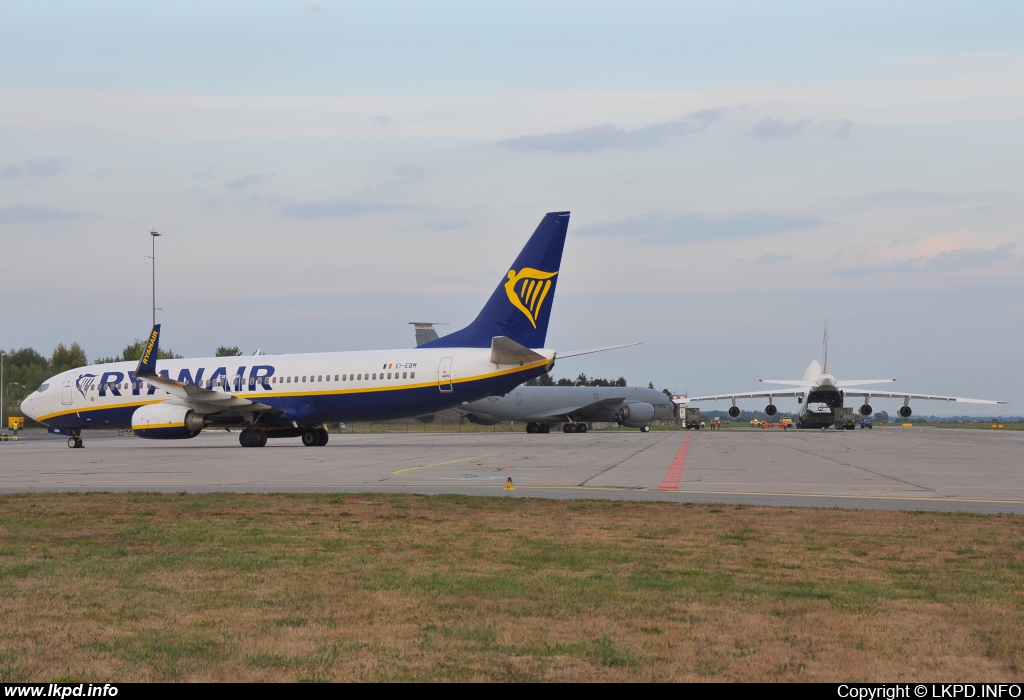 Ryanair – Boeing B737-8AS EI-EMB