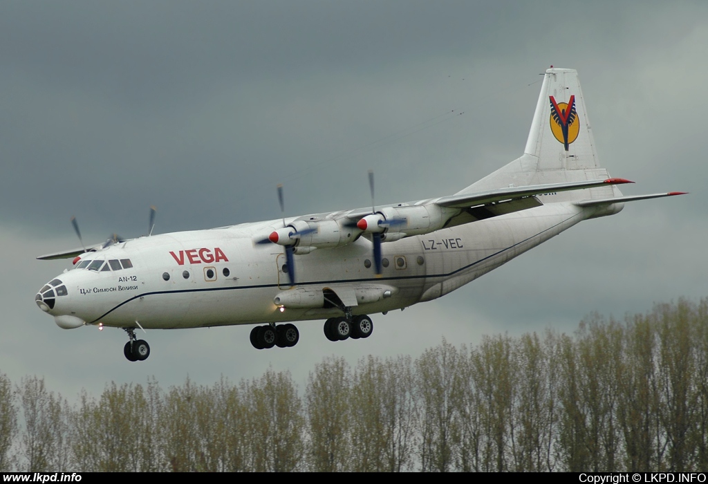 Vega Airlines – Antonov AN-12BP LZ-VEC