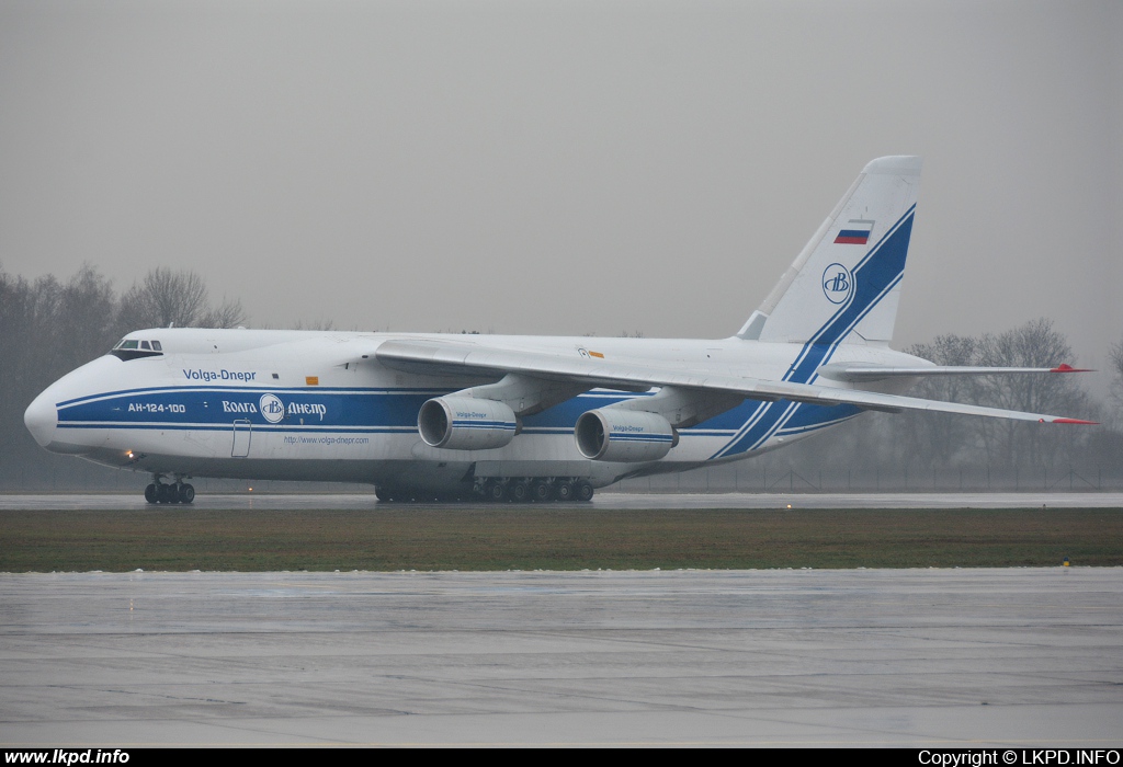 Volga-Dnepr Airlines – Antonov AN-124-100 RA-82046