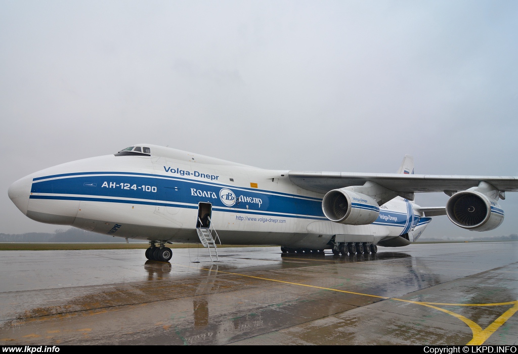 Volga-Dnepr Airlines – Antonov AN-124-100 RA-82046