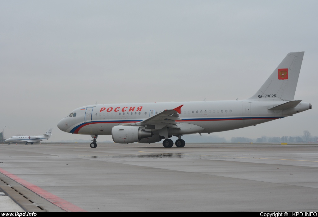 Rossia – Airbus A319-115 (CJ) RA-73025