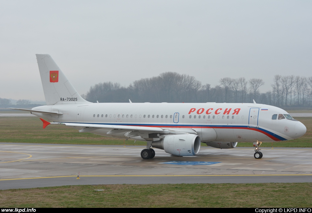 Rossia – Airbus A319-115 (CJ) RA-73025