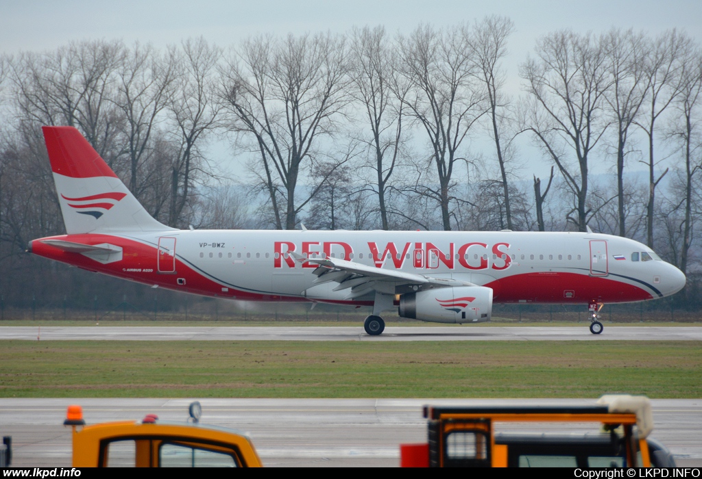 Red Wings – Airbus A320-233 VP-BWZ