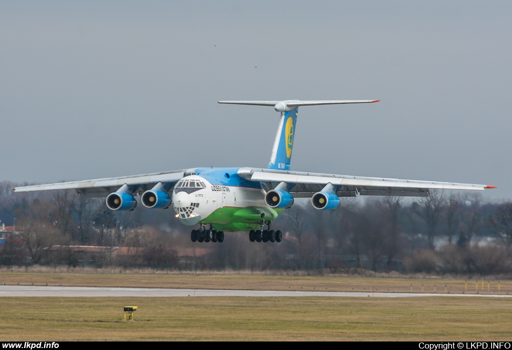 Uzbekistan Airways – Iljuin IL-76TD UK-76426