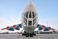 Uzbekistan Airways – Iljuin IL-76TD UK-76426