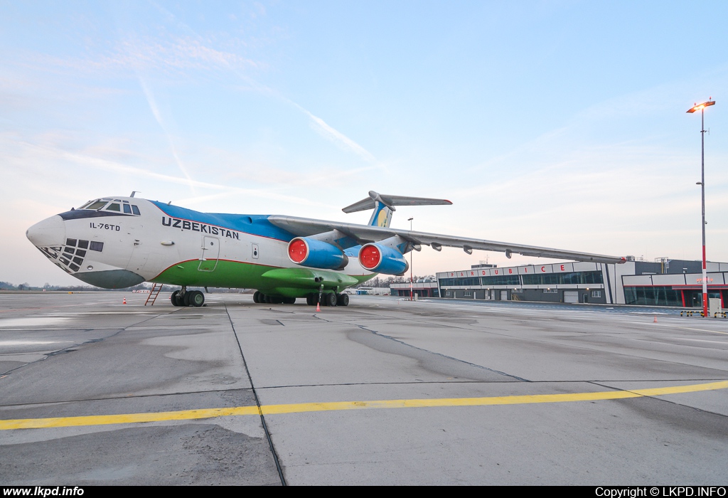 Uzbekistan Airways – Iljuin IL-76TD UK-76426