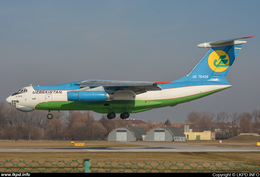 Uzbekistan Airways – Iljuin IL-76TD UK-76426