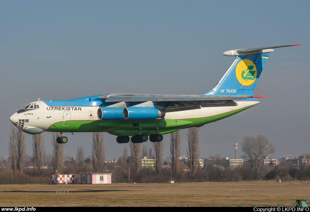 Uzbekistan Airways – Iljuin IL-76TD UK-76426