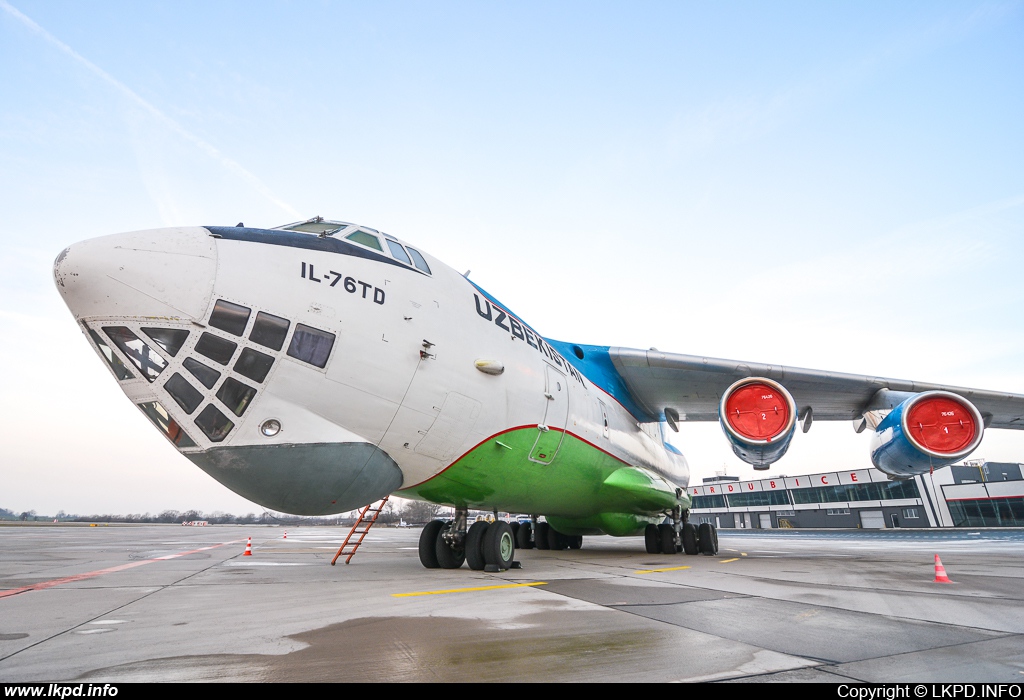 Uzbekistan Airways – Iljuin IL-76TD UK-76426