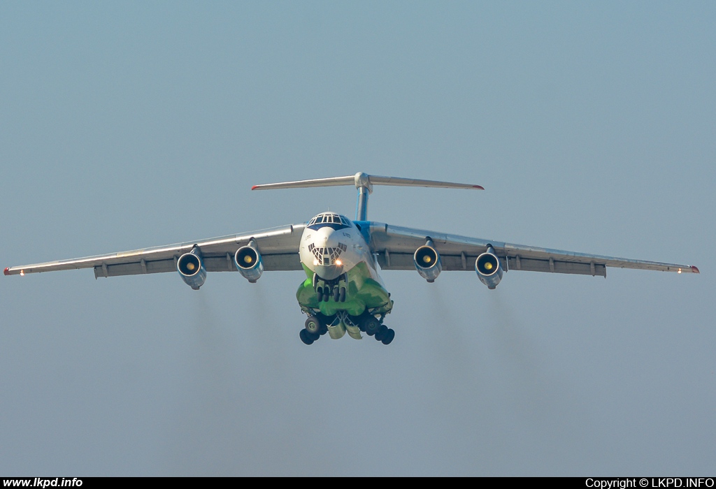 Uzbekistan Airways – Iljuin IL-76TD UK-76426