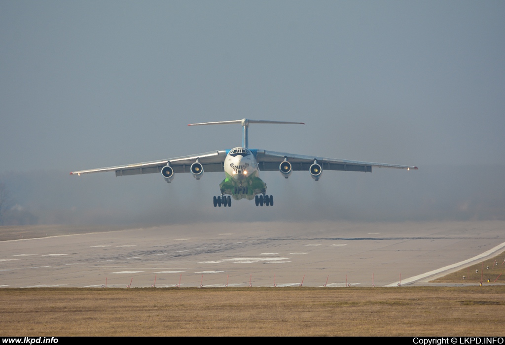 Uzbekistan Airways – Iljuin IL-76TD UK-76426