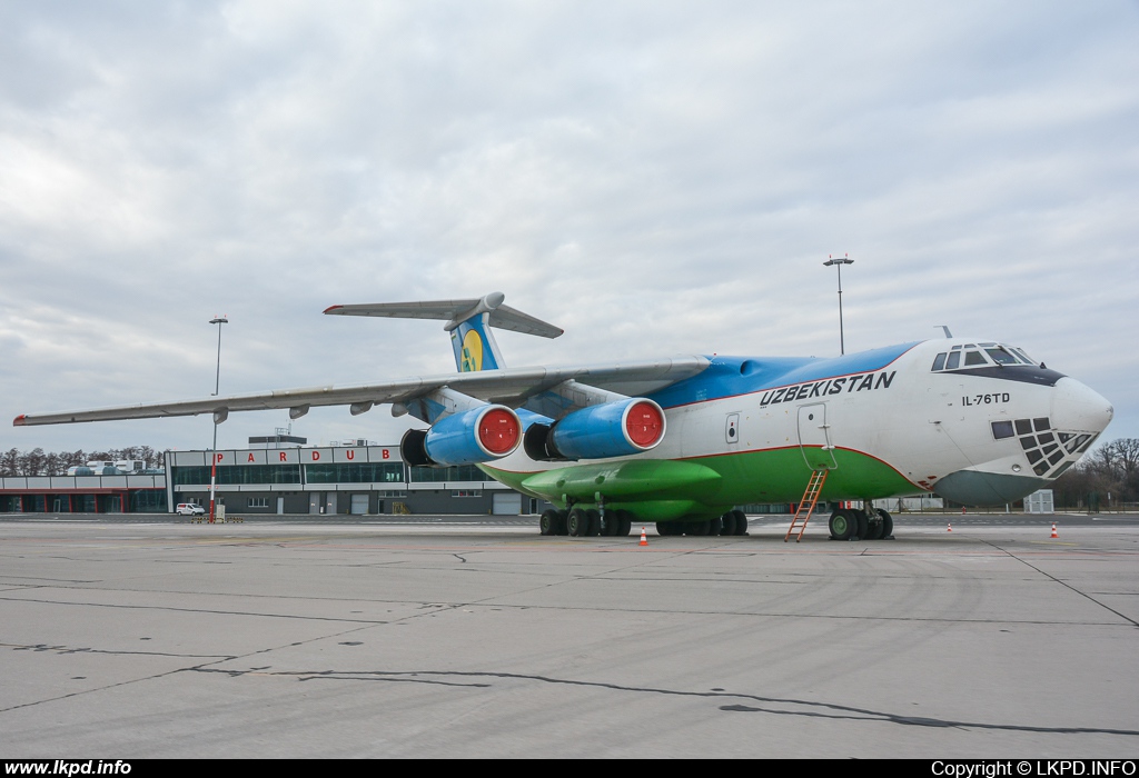 Uzbekistan Airways – Iljuin IL-76TD UK-76426