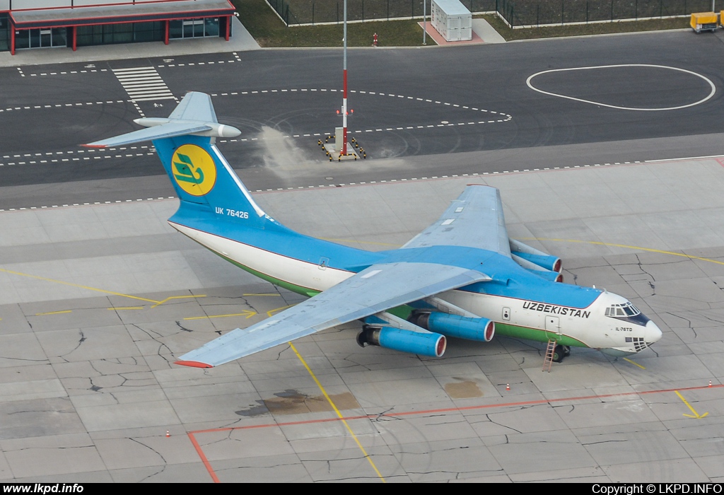 Uzbekistan Airways – Iljuin IL-76TD UK-76426