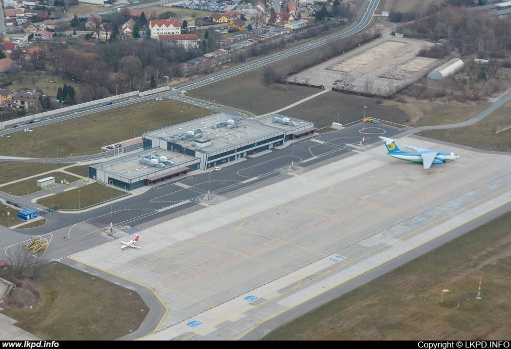 Uzbekistan Airways – Iljuin IL-76TD UK-76426