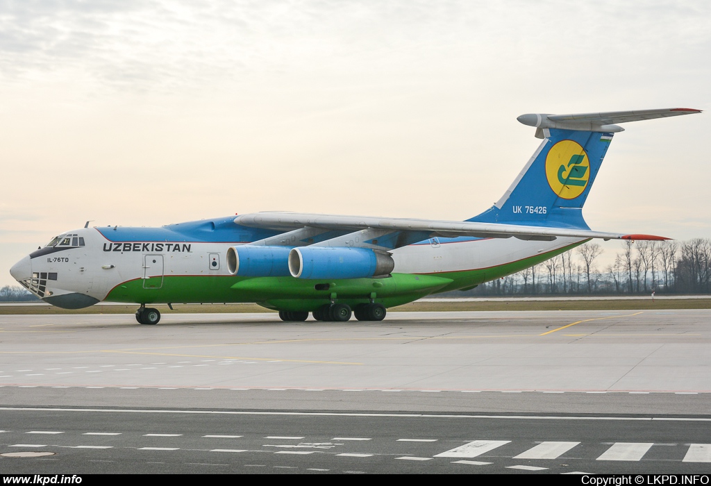 Uzbekistan Airways – Iljuin IL-76TD UK-76426