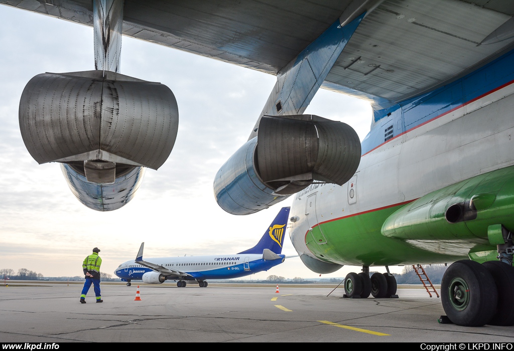 Uzbekistan Airways – Iljuin IL-76TD UK-76426