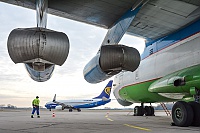 Uzbekistan Airways – Iljuin IL-76TD UK-76426