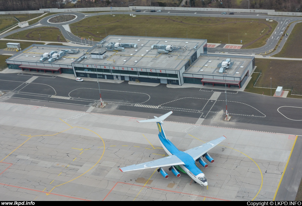 Uzbekistan Airways – Iljuin IL-76TD UK-76426