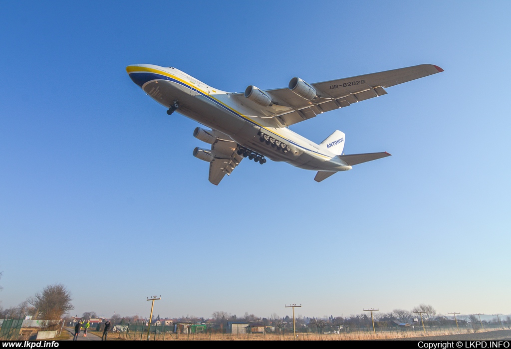 Antonov Design Bureau – Antonov AN-124-100 UR-82029