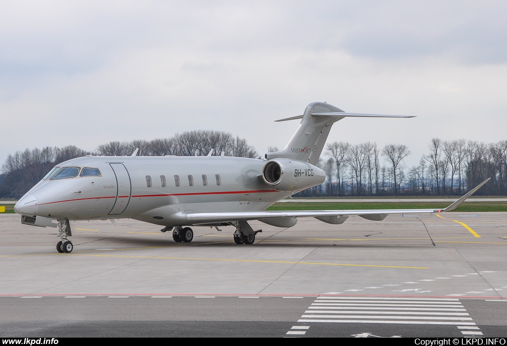 VistaJet – Bombardier BD-100-1A10 Challenger 350 PH-VCG