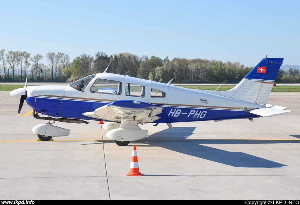 Private/Soukrom – Piper PA-28-181 Cherokee Archer II HB-PHG