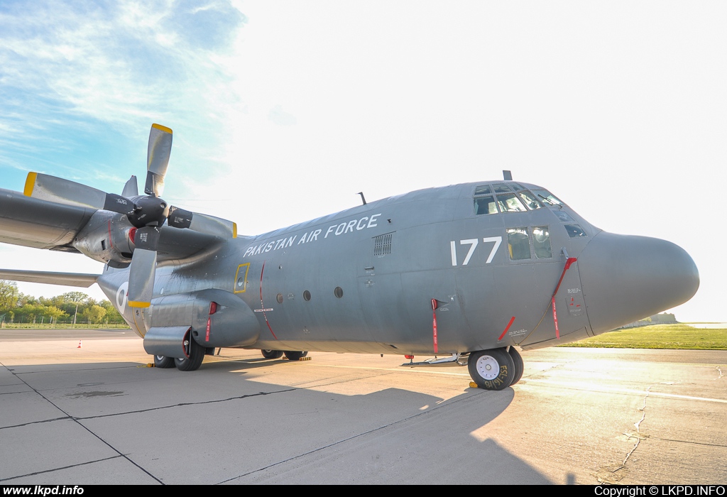 Pakistan Air Force – Lockheed C-130E Hercules 4177