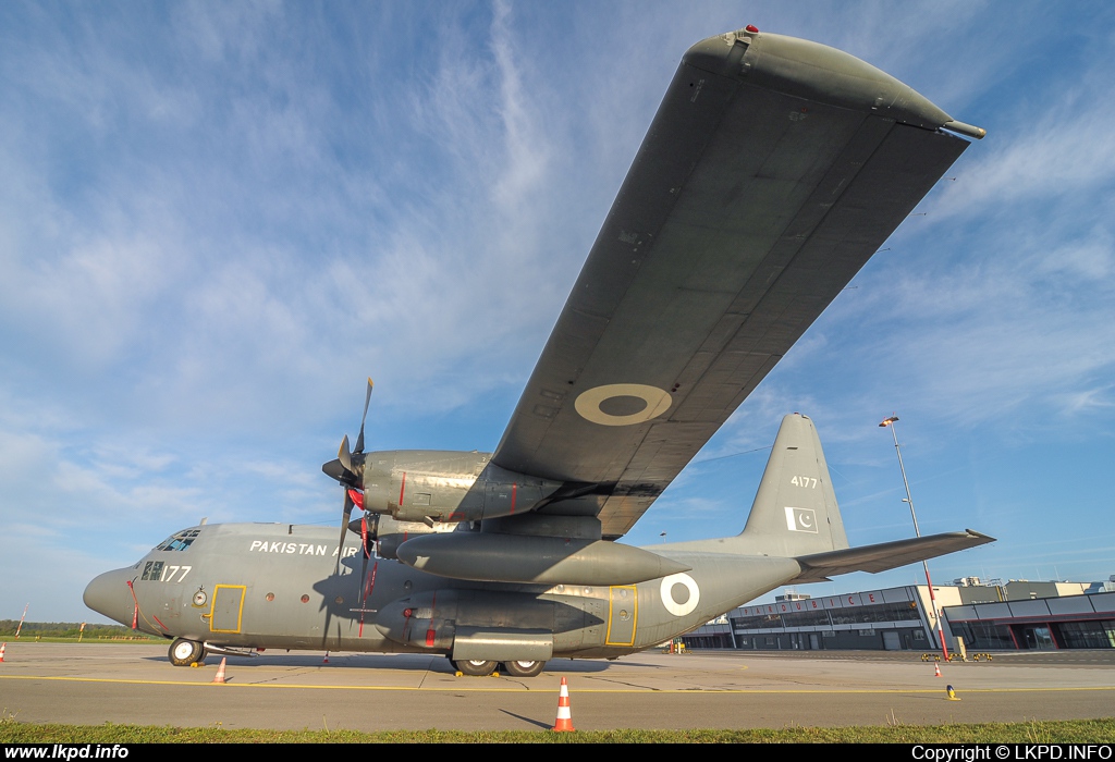 Pakistan Air Force – Lockheed C-130E Hercules 4177