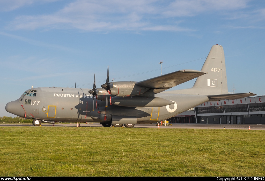 Pakistan Air Force – Lockheed C-130E Hercules 4177