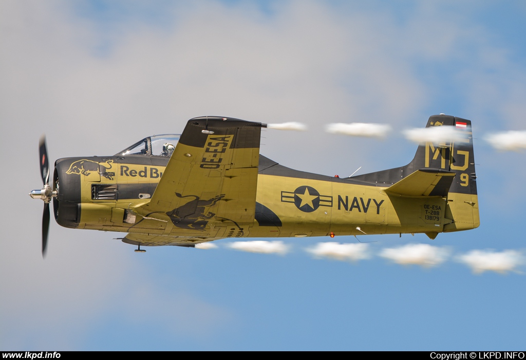 The Flying Bulls – North American T-28B OE-ESA