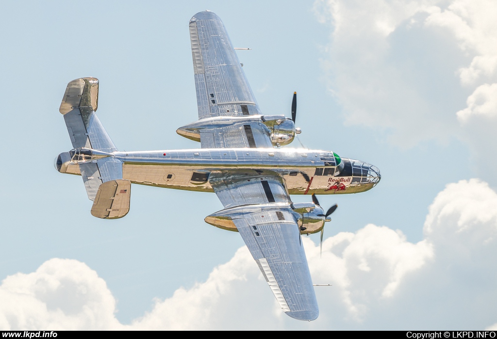 The Flying Bulls – North American B-25J N6123C