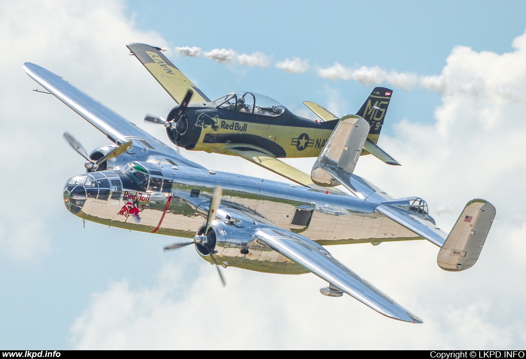 The Flying Bulls – North American B-25J N6123C