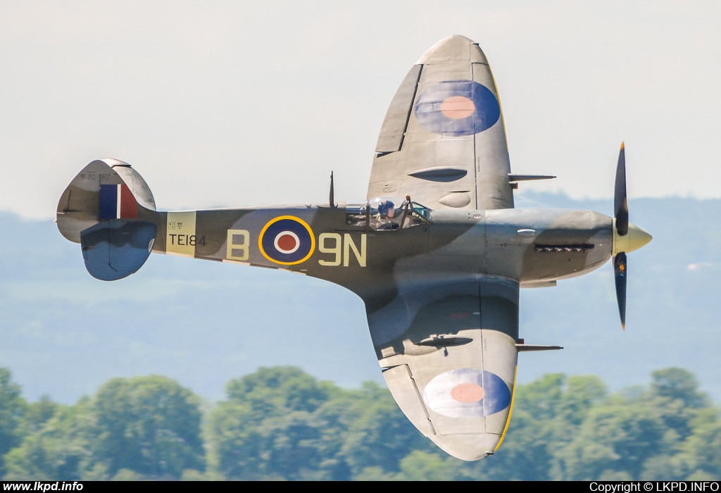 Private/Soukrom – Supermarine 361 Spitfire LF16E G-MXVI