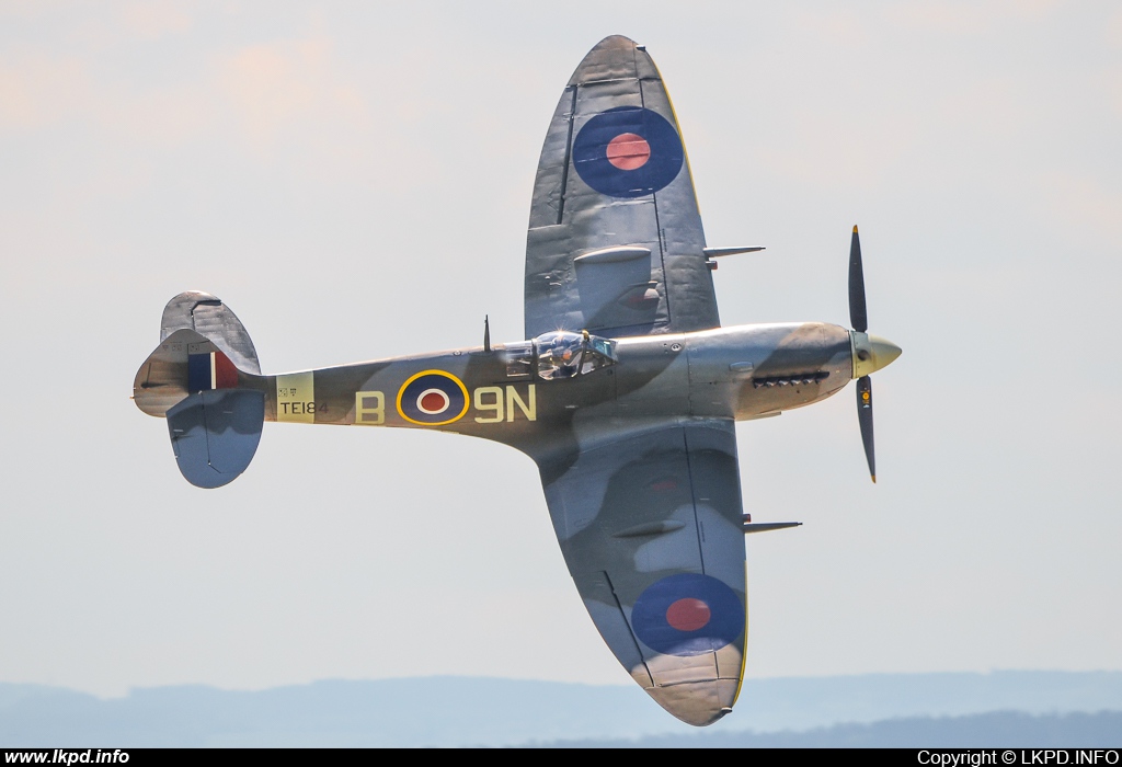 Private/Soukrom – Supermarine 361 Spitfire LF16E G-MXVI