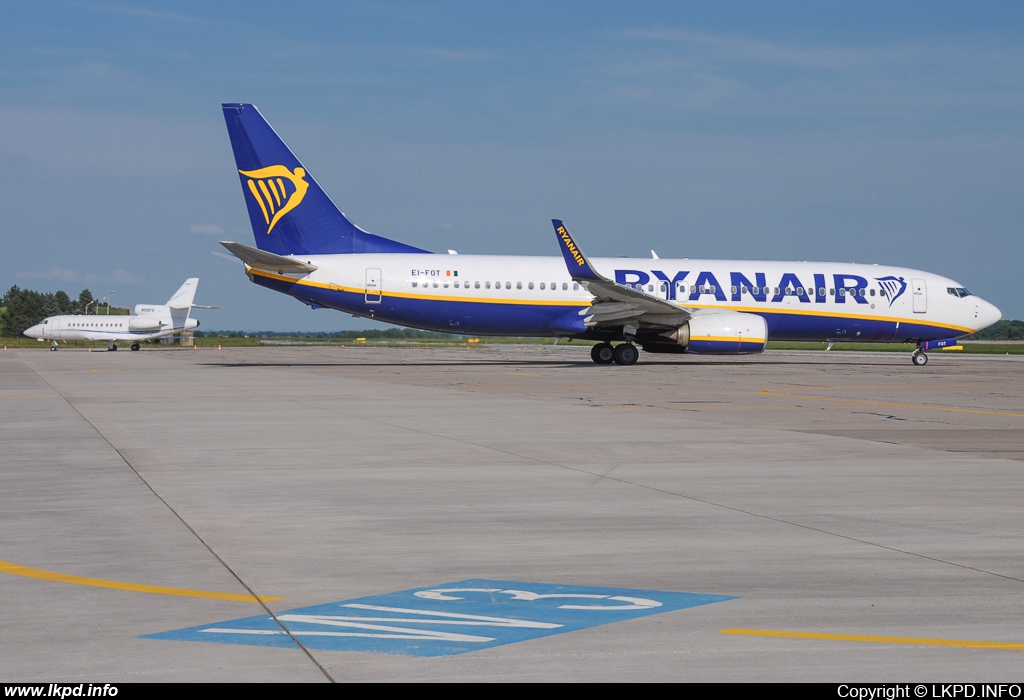 Ryanair – Boeing B737-8AS EI-FOT