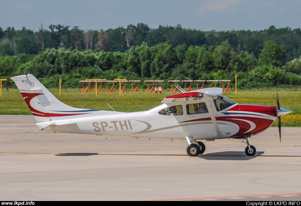Private/Soukrom – Cessna T182T SP-THI
