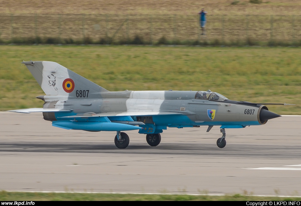 Romanian Air Force – Mikoyan-Gurevich MiG-21MF-75 6807