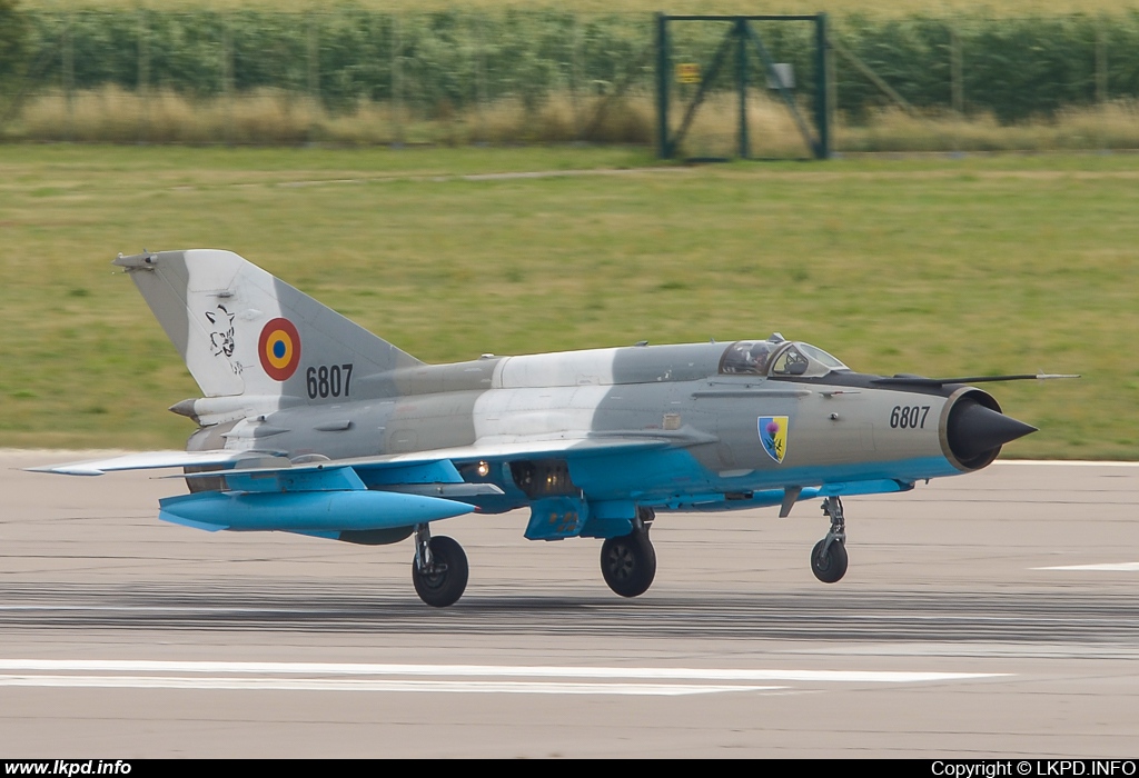 Romanian Air Force – Mikoyan-Gurevich MiG-21MF-75 6807