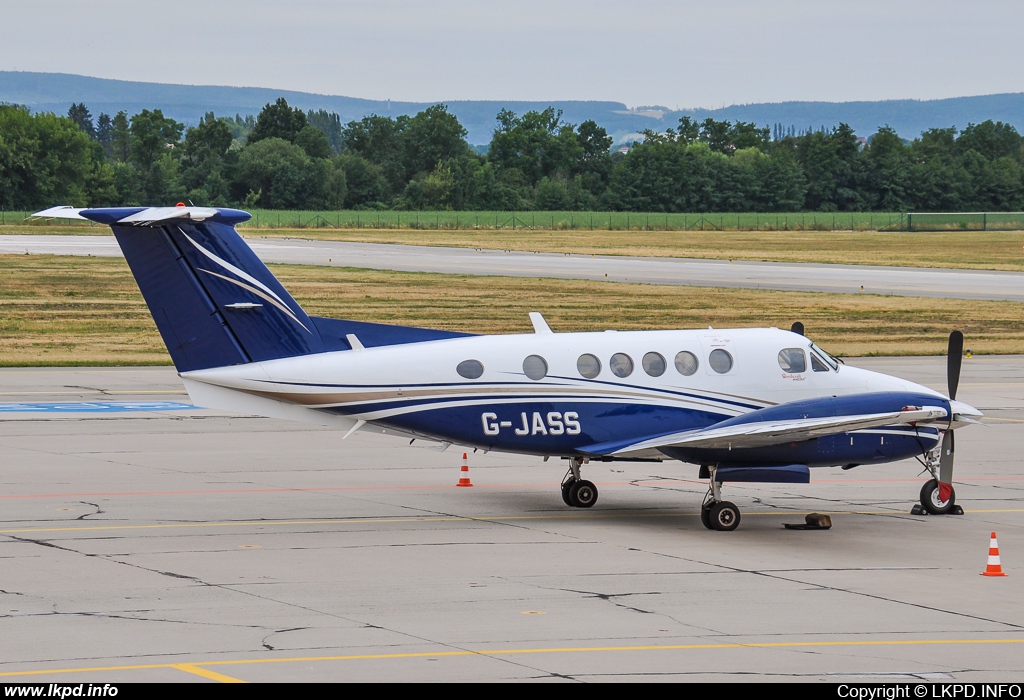 Private/Soukrom – Beech 200 G-JASS